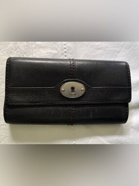 Fossil Black Leather Wallet with Metal Keyhole Plaque